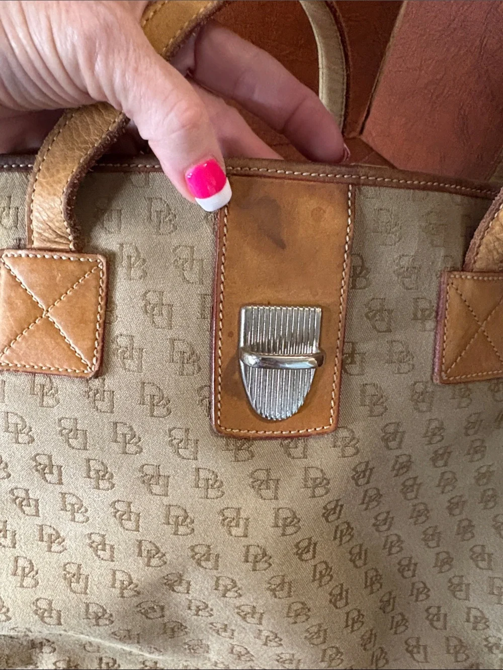 N/A stylish beige